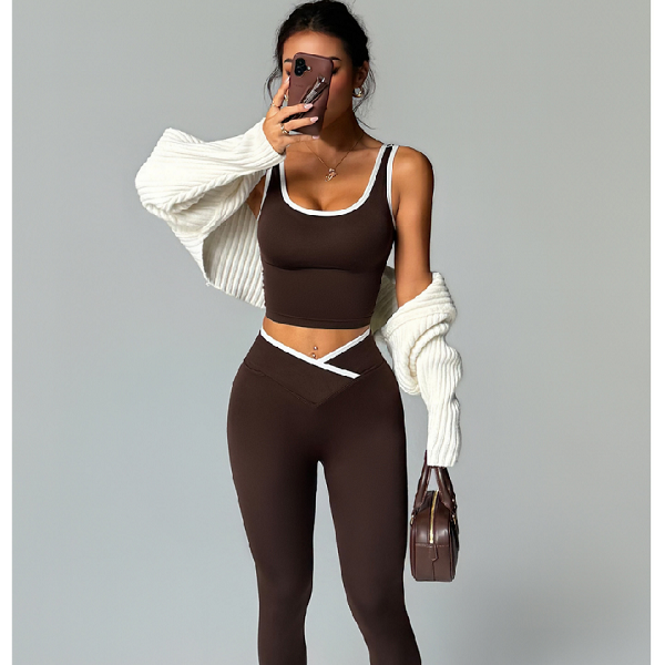 Wholesale Seamless Yoga Set with V-Waist Leggings and Wide-Strap Bra for Retail Brands