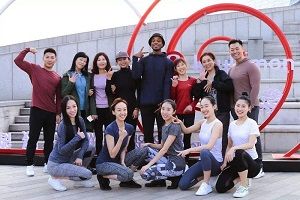 How does Lululeom do marketing growth strategy content marketing?