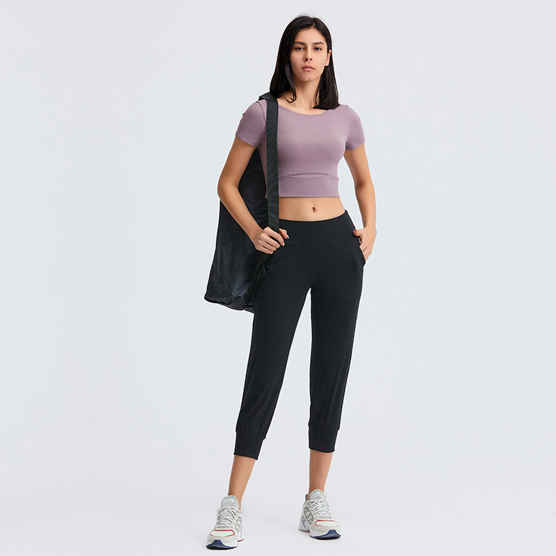 New Arrival ChinaBest Workout Leggings For Women- DL090 mid rise loose fit capri–FITFEVER detail pictures