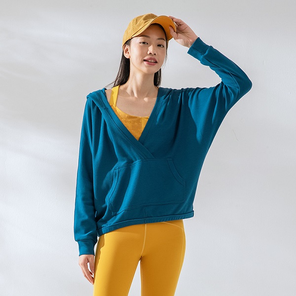 Sports sweatshirt, women&rsquo;s European and American athleisure fitness coat large size yoga suit solid color hooded sweatshirt